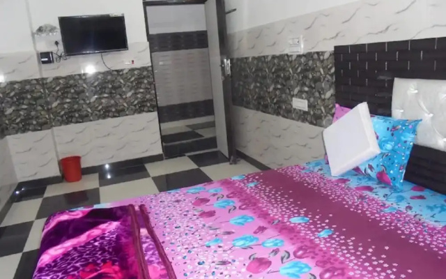 Goroomgo Bansal Guest House Meerut