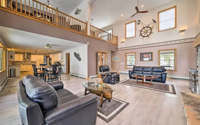 Spacious Lakefront Home w/ Sunroom & Bar!