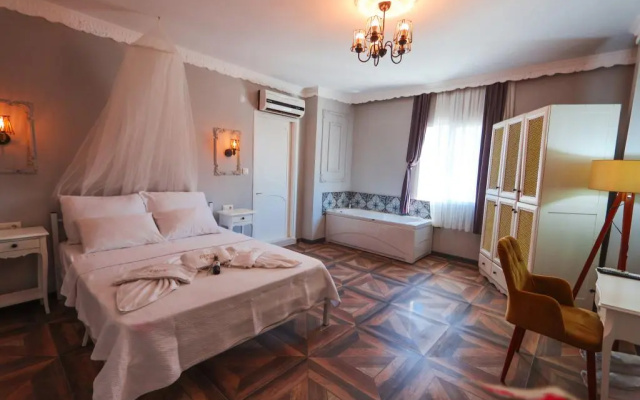 Zeren Alaçatı Butik Otel