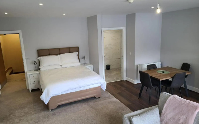 Quay St Apartment
