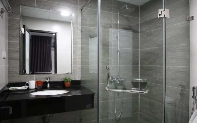 V House 6 Serviced Apartment