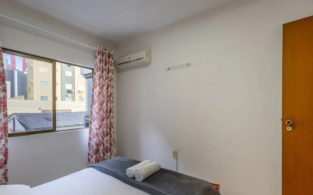 3BR Apt w/ Balcony 240m From Sea Meia Praia Eio203