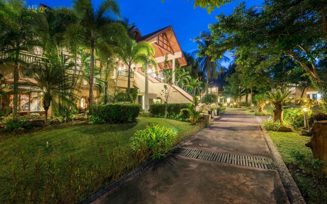 Отель Lanta Sand Resort & Spa Ланта вид на фасад