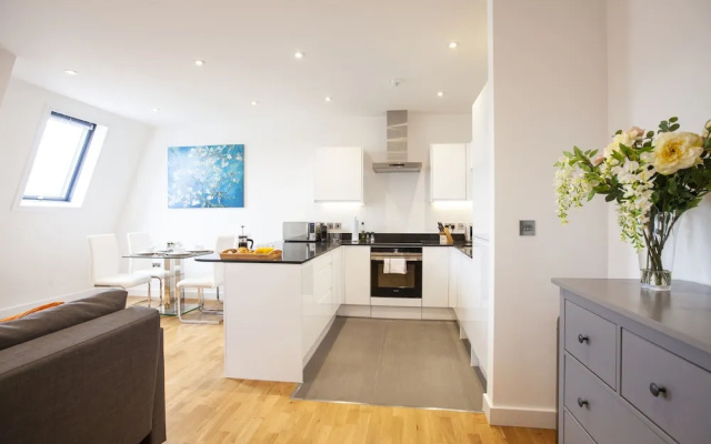 Alexandra Apartment