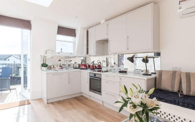 Pet-friendly Fulham Broadway Penthouse, Sw Balcony