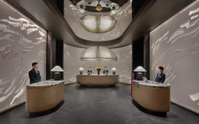 HUALUXE Shenzhen Bao'an by IHG
