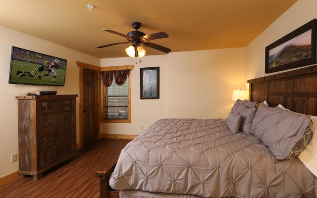 Aqua Paradise - Six Bedroom Chalet