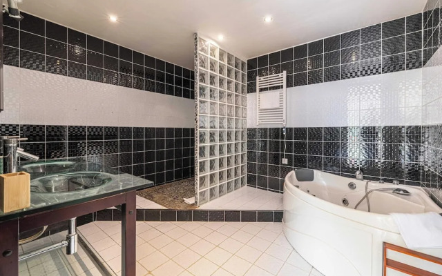 A/C House 4br/10p With Pool - 40 min From Cannes
