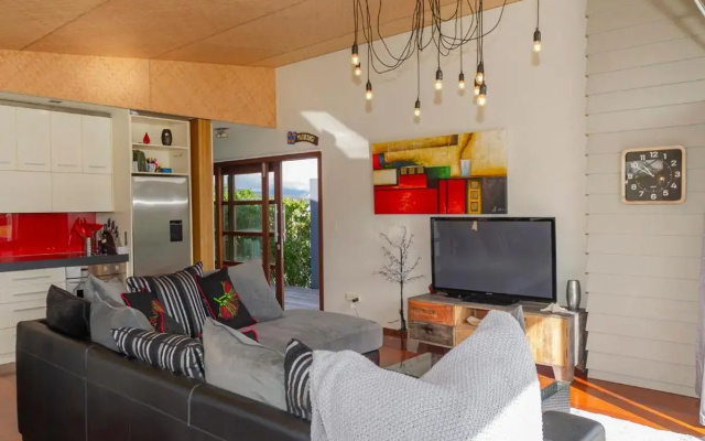 Modpod on The Tee - Matarangi Holiday Home