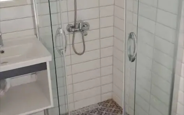 Room in House - 2 Bedroom House Ladies Beach