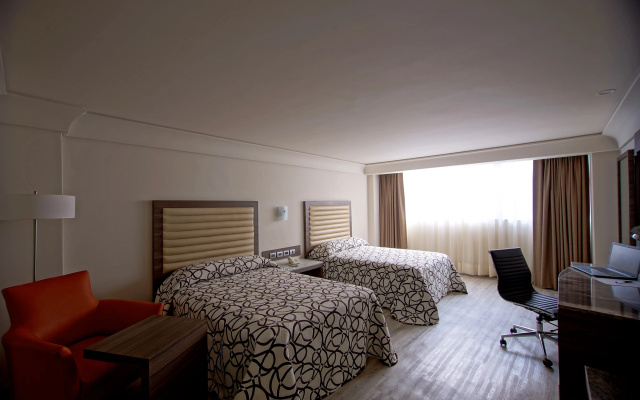 Econo Express Hotel