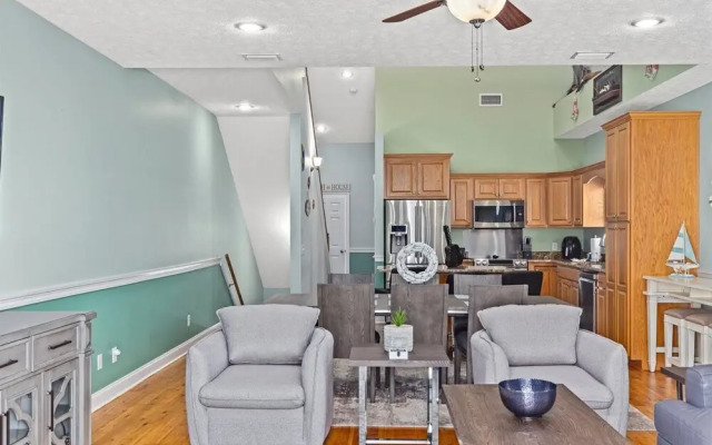 5405 Thomas Drive
