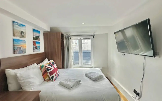 205 Earls Court
