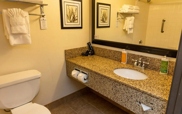 Lake Natoma Inn