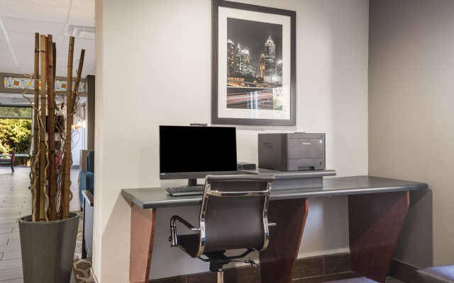 Comfort Suites Forsyth near I-75