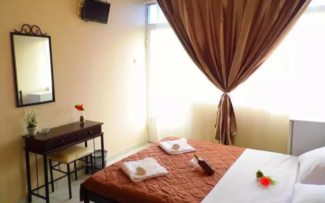 Golden Beach Hotel