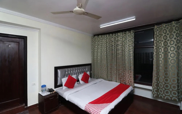 Oyo 29660 Hotel Vardhman Classic