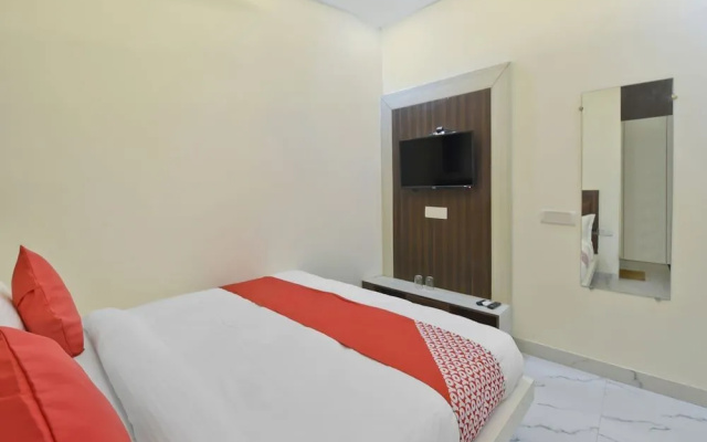 OYO 19134 The Signature Hotel