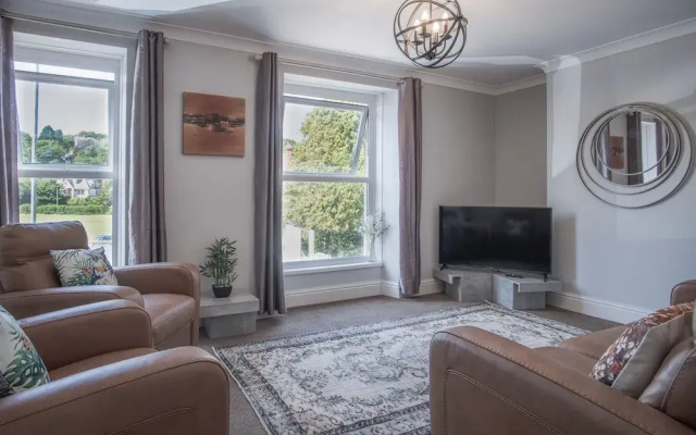 Langland Road - 2 Bedroom Town House