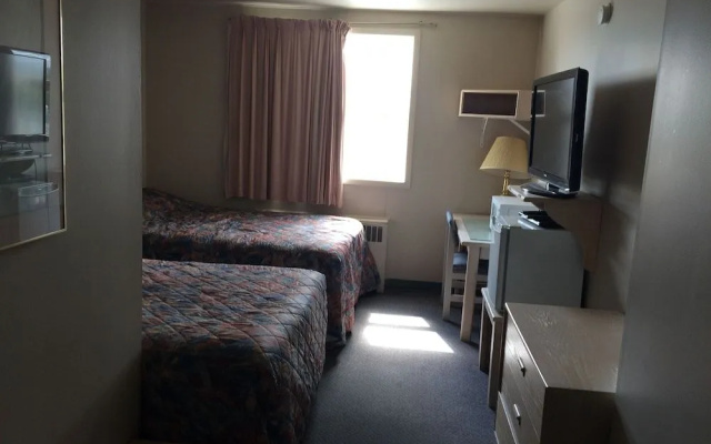 Swan Hills Hotel
