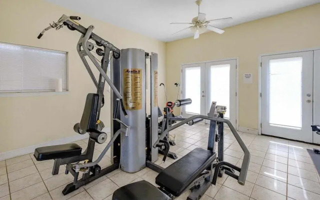 Oak Shores Studio