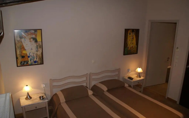 Yria Hotel