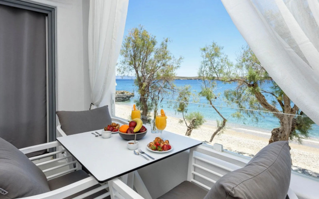 Blue Waves Suites Apartments Paros