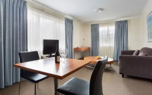 Premier Hotel & Apartments