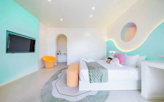 Candy House Pool Villa with KTV