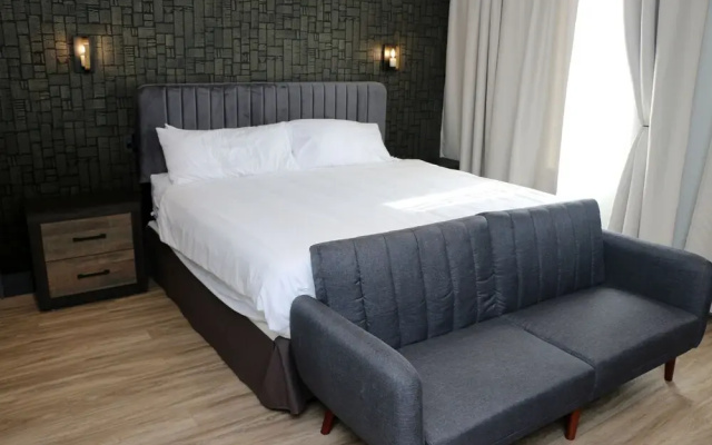 Dream Suites Near YYZ Airport