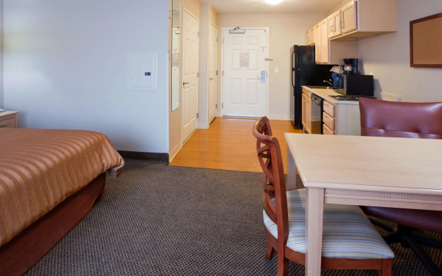 Candlewood Suites Milwaukee Brown Deer by IHG