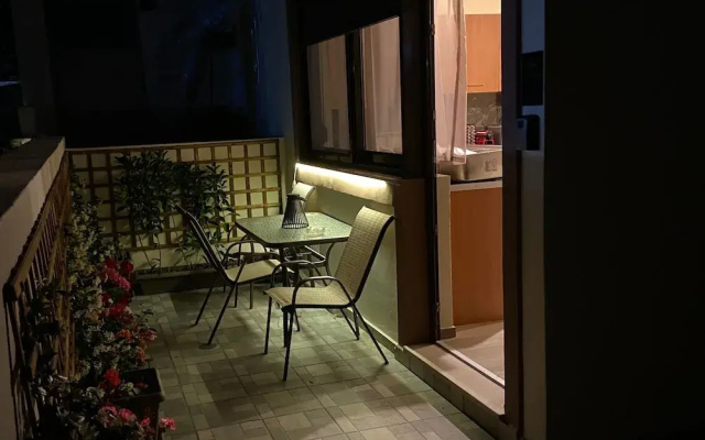 Casa Terra is Near Hillside Area Airport Beach