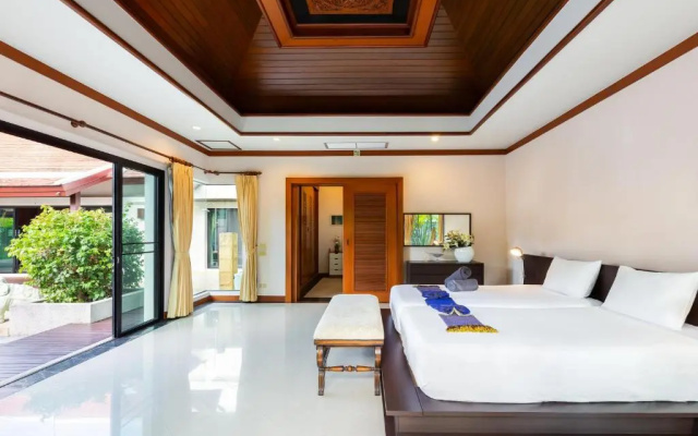 Boutique 3BR Pool Villa Bianca NaiHarn