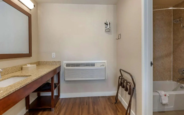 Comfort Inn