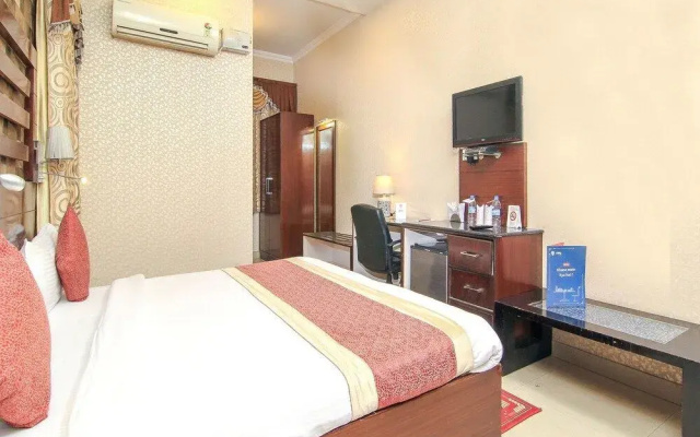 OYO Townhouse 183 Function Inn