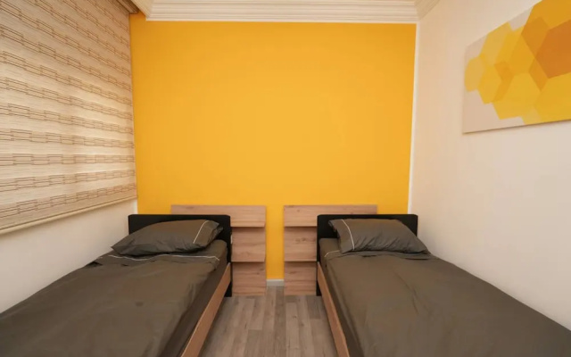 The Yellow Apartment Badaro 3 Bdrm 24 7 Electric