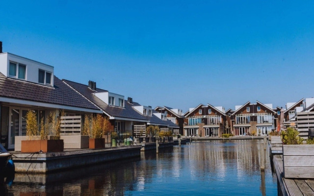 Houseboat at Marina With Lake Views