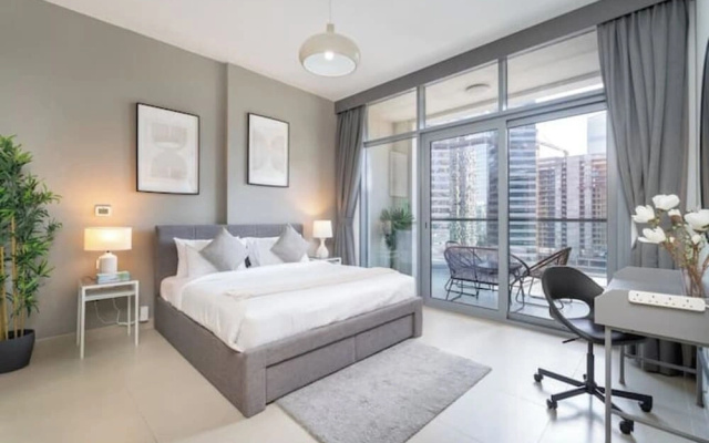 Vogue | Downtown near Dubai Mall | Burj Khalifa