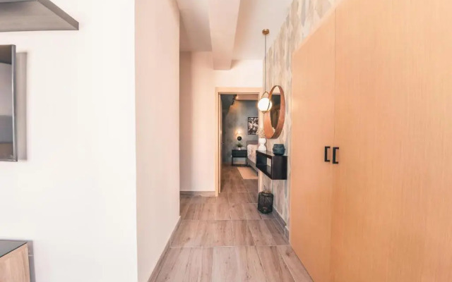 Fully Serviced Apartment at Regatta Living - 7B