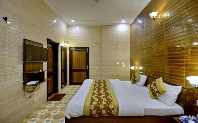 Hotel Holy City