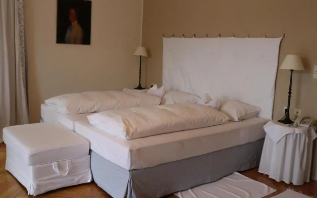 Hotel Seeschll Velden