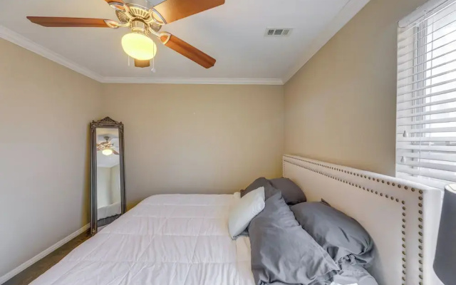 Pet-friendly Austin Home w/ Private Yard + Deck!