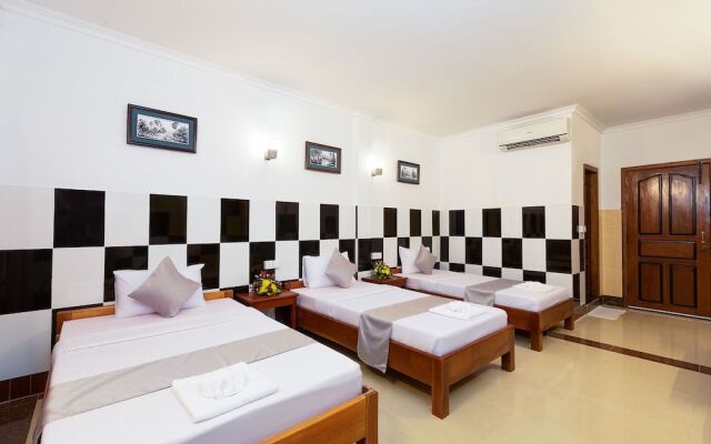 Botoum Hostel