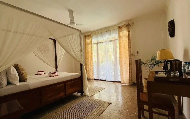 Moya Beach Hotel