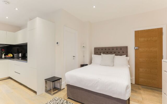 Отель Leicester Square One комната для гостей