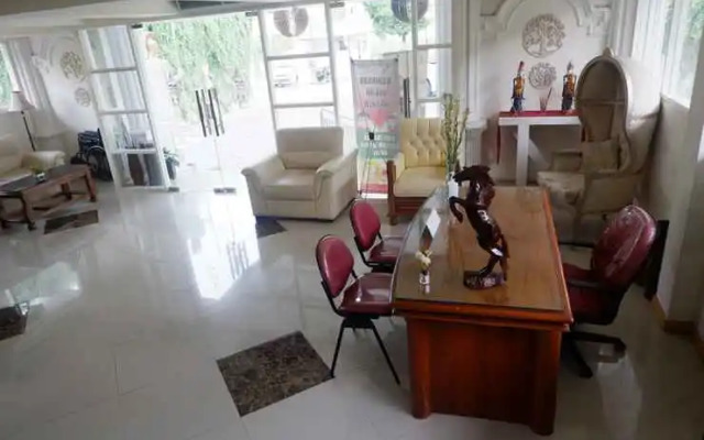 Votel Hotel DePratnya Kediri