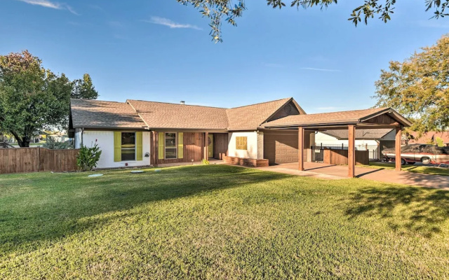 Granbury Home w/ Lake Granbury Access + Dock!