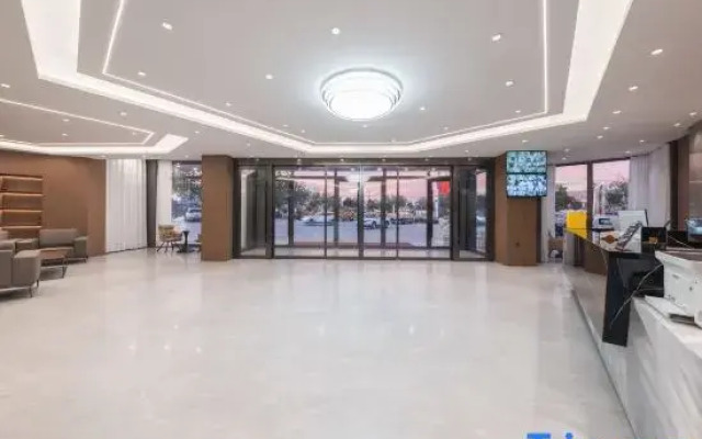 Luntai Yihai Hotel