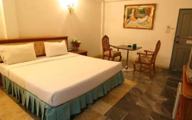 13 Coins Resort Yotin Patana
