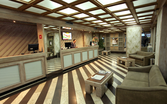 Mengo Palace Hotel